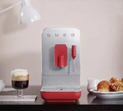 SMEG Buse Vapeur Rouge BCC02RDMEU -Maxi Coffee Soldes 5 machine a cafe smeg rouge buse vapeur