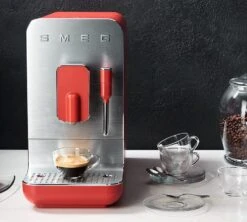 SMEG Buse Vapeur Rouge BCC02RDMEU -Maxi Coffee Soldes 6 machine a cafe smeg rouge buse vapeur