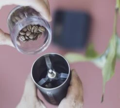 Moulin à Café COMANDANTE C40 MK4 Nitro Blade American Cherry -Maxi Coffee Soldes comandante mk4 internal 1 1