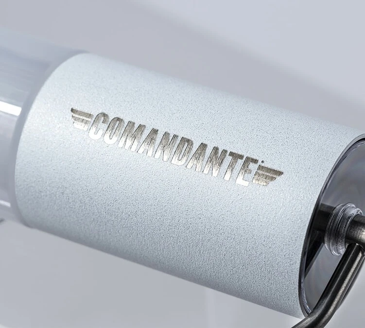 Moulin à café manuel COMANDANTE C40 MK4 Nitro Blade Snow white Moulin à Café Manuel COMANDANTE C40 MK4 Nitro Blade Snow White -Maxi Coffee Soldes comandante snow 2