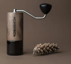 Moulin à Café COMANDANTE C40 MK4 Nitro Blade Virginia Walnut 2 Moulin à Café COMANDANTE C40 MK4 Nitro Blade Virginia Walnut -Maxi Coffee Soldes comandante virginia walnut 2
