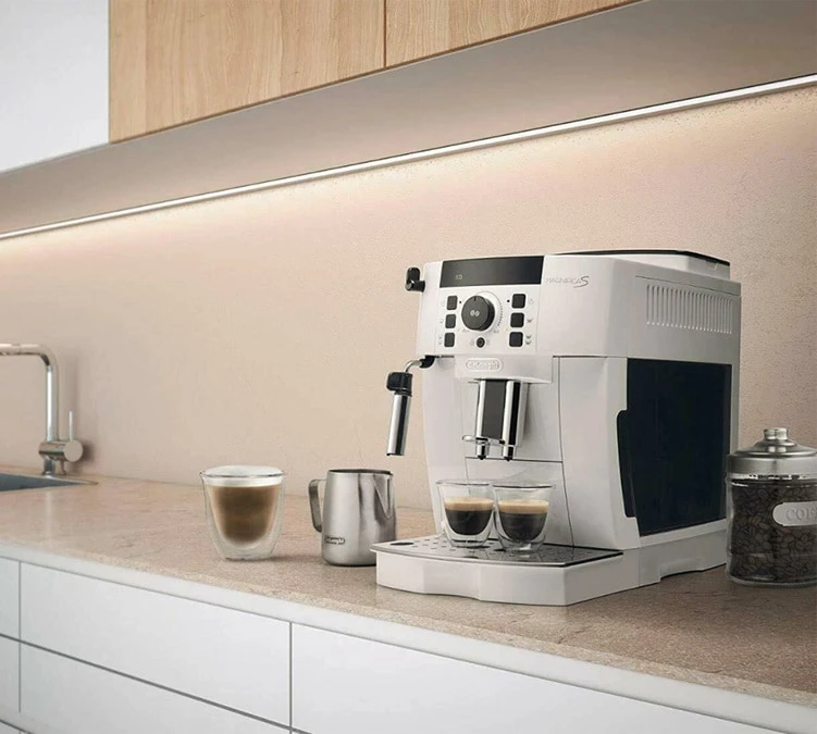 DELONGHI Magnifica S ECAM 21.117W Startpack Garantie 3 ans DELONGHI Magnifica S ECAM 21.117W Startpack Garantie 3 Ans -Maxi Coffee Soldes delonghi 21.117.w interface