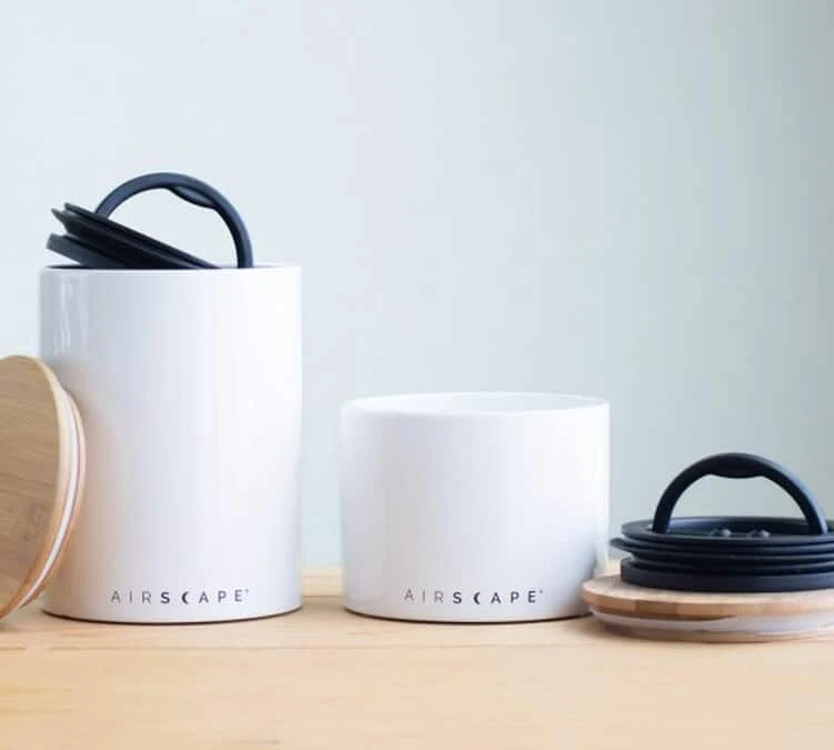 Boite de conservation céramique AIRSCAPE blanc 250 g Boite De Conservation Céramique AIRSCAPE Blanc 250 G -Maxi Coffee Soldes lifestyle blanc cramique