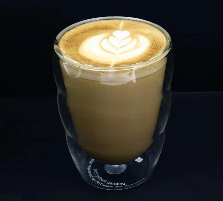 Verres double paroi BODUM - Pilatus 8cl, 25cl et 35cl Verres Double Paroi BODUM - Pilatus 8cl, 25cl Et 35cl -Maxi Coffee Soldes verre bodumpilatus25cl fond noir 2